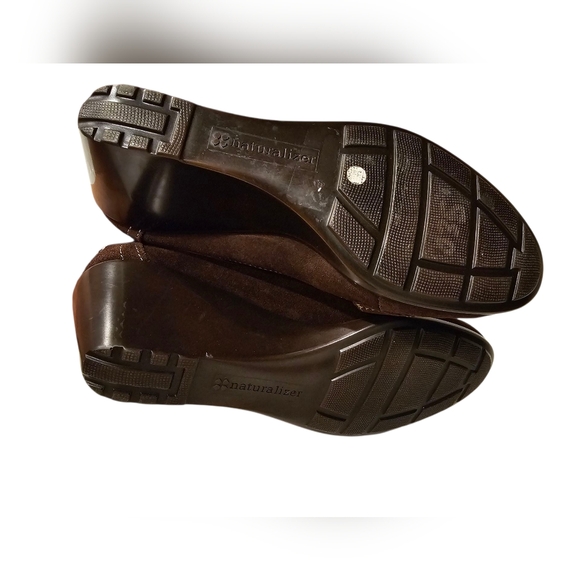 Naturalizer Brown Suede Wedges with Moccasin Stitching Size 8.5 - Picture 4 of 8